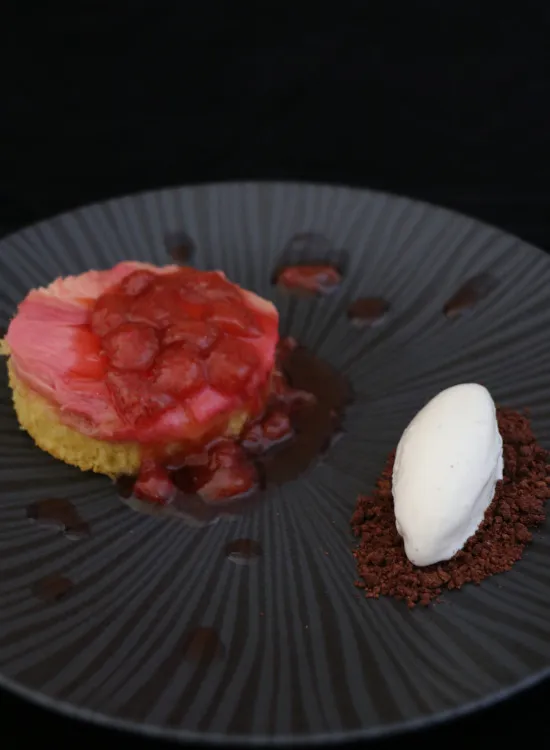 DESSERT INSPIRATION: RHUBARB UPSIDE-DOWN DESSERT